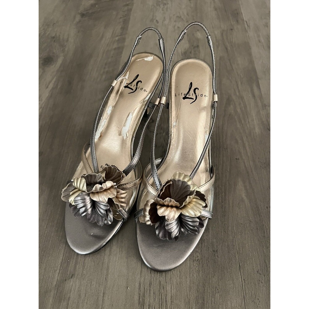 Women's Life Stride Dressy‎ Heels Shoes Silver Gold w/ Flower Sz 9 New w/ Flaws